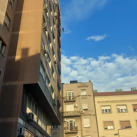 Apartment Place *