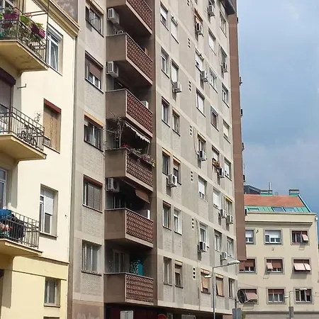 Apartment Place *
